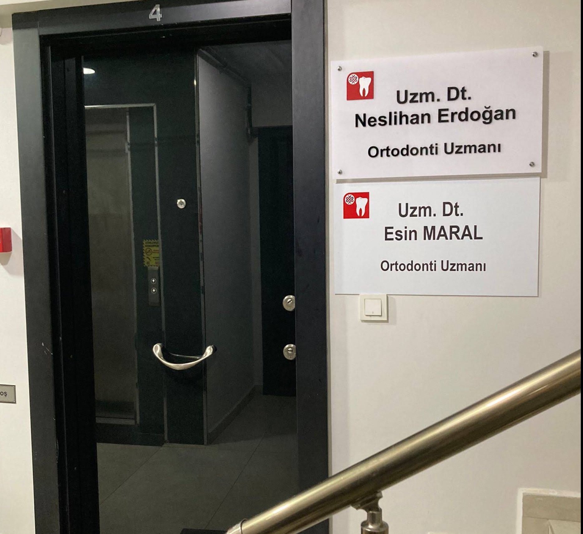 Ortodonti Kliniği - Bekleme Alanı