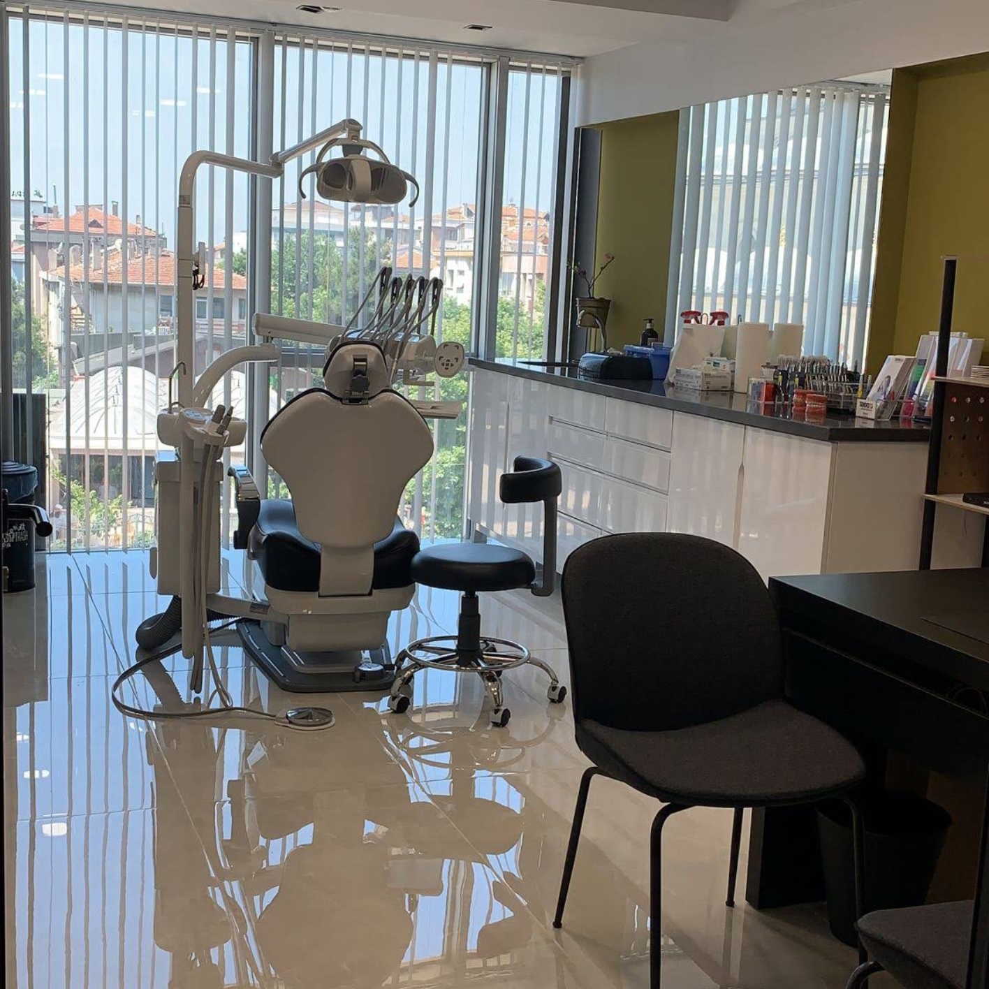 Modern Ortodonti Kliniği - Uzm. Dt. Esin Maral